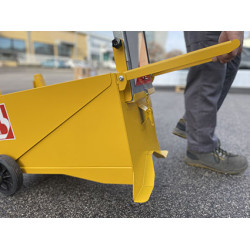 Sbandieratore elettromeccanico Sbandieratore elettromeccanico