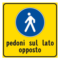 Pedoni sul lato opposto