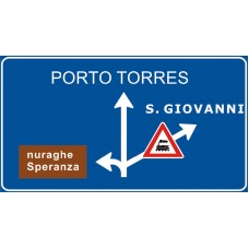Segnale di preavviso di intersezione extraurbana con passaggio a livello su un ramo dell'intersezione