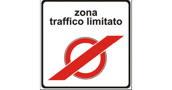 Strada Riservata Ai Veicoli A Motore