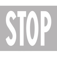Iscrizione di STOP per strade urbane