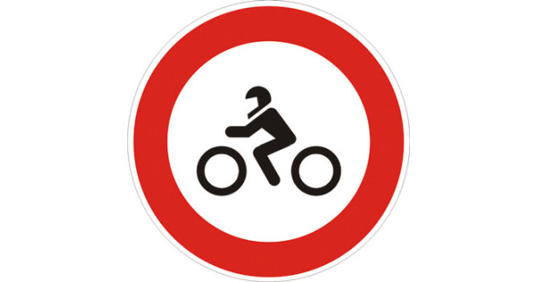 Vieta Il Transito A Tutti Gli Autoveicoli