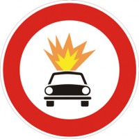 Transito vietato ai veicoli che trasportano esplosivi o prodotti facilmente infiammabili